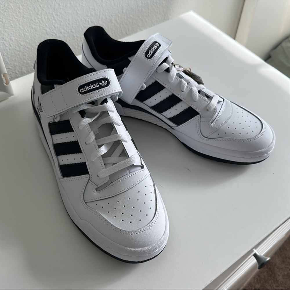 NWT adidas Low Forum Shoe Size 11.5  in Cloud White / Cloud White / Core Black